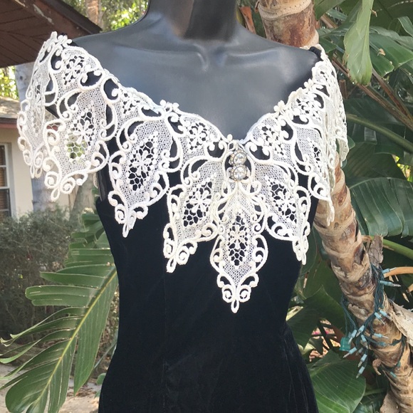 Vintage Jessica McClintock off shoulder velvet gown - Picture 3 of 16